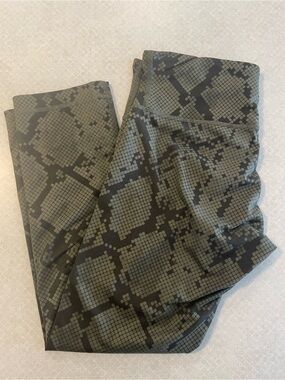 lululemon athletica Olive Green & Black Snake Print Capris
